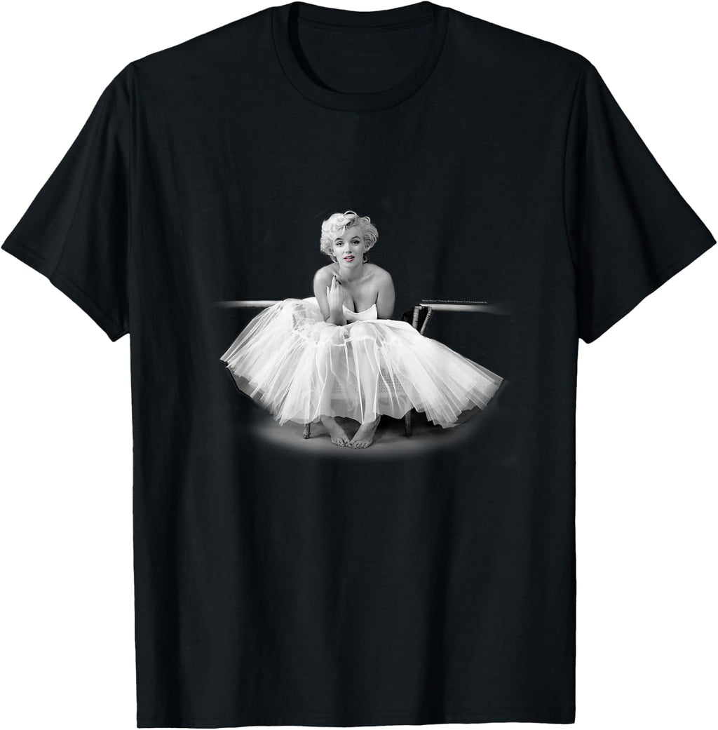 Marilyn Monroe Sitting Pretty T-Shirt Small